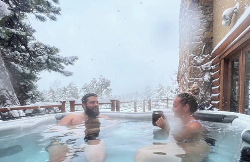 Woodmoor Casa | Log Home-Hot Tub-Game Room/Workout Room/Fireplace-BBQ-Yard Games/Pickleball