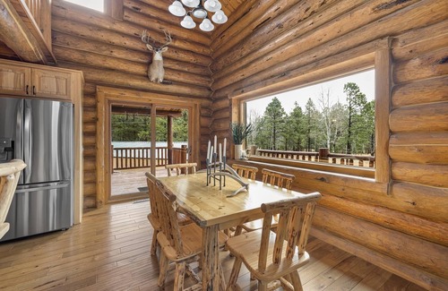 Roubaix Casa | Log Home in the heart of the Black Hills. Deadwood. Sturgis.