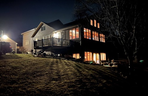 Edgerton Casa | Log home Lake Koshkonong and Rock River !