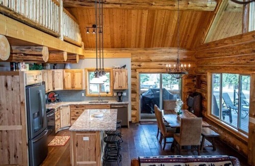 Rexford Cabina | LOG HOME new built- 4bds-3 levels-golf nearby