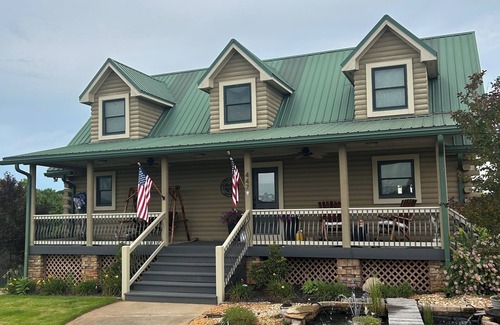 Inman Casa | ~~ LOG HOME ON A BEAUTIFUL LAKE~Resort style pool~~Charming Large 5 bedroom