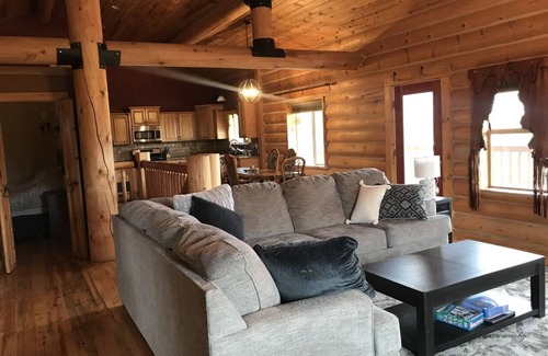 Lincoln Casa | Log Home on the Blackfoot River