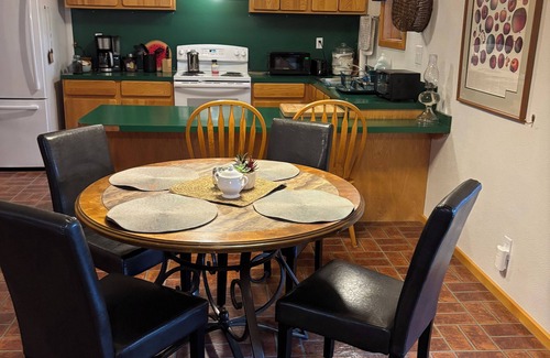 Cataldo Cabina | Log House on acreage, 30 min east of Coeur d’ Alene near Rose Lake and Medimont