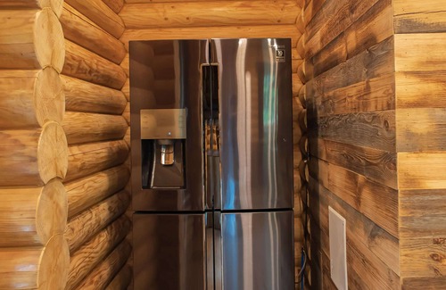 Scotrun Chalet De Esquí | Log House Vacation Rental with Pool in 5 minutes from Camelback Resort