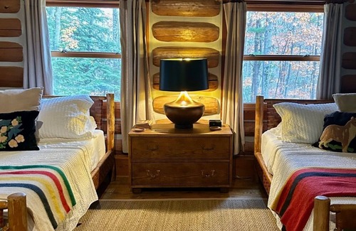 Northport Cabina | Log lodge estate in northern Michigan. A one of a kind up north experience.