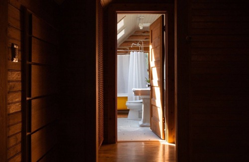 Northport Cabina | Log lodge estate in northern Michigan. A one of a kind up north experience.