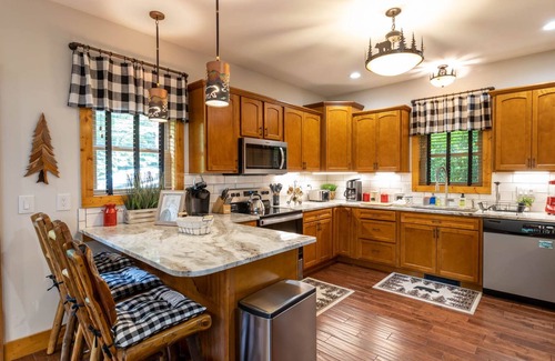 Linville Ridge Cabina | Log-Style Getaway in the Woods