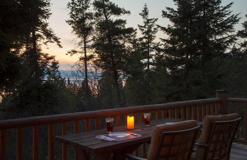 Polson Casa | LogCabin Sleeps 10 con Dock en Flathead Lake