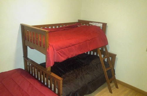 Cochrane Cabina | Logde sleeps 11 ...set up for exploring the Mississippi River or Driftless Area.