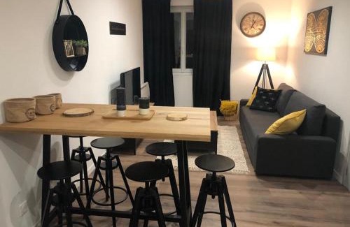 Brive-la-Gaillarde Apartamento | Logement à Brive proche centre-ville et campagne - climatisation, Wifi, coin exterieur et parking privés