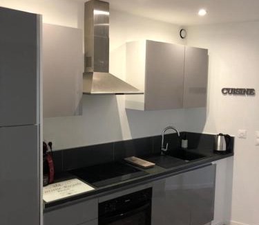 Brive-la-Gaillarde Apartamento | Logement à Brive proche centre-ville et campagne - climatisation, Wifi, coin exterieur et parking privés