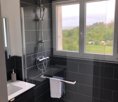 Brive-la-Gaillarde Apartamento | Logement à Brive proche centre-ville et campagne - climatisation, Wifi, coin exterieur et parking privés