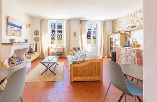 Antibes Old Town Apartamento | Logement atypique dans la rue Fourmillière