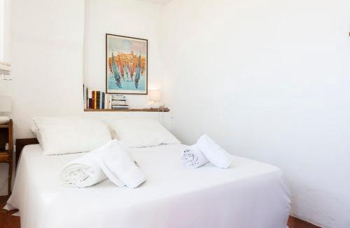 Antibes Old Town Apartamento | Logement atypique dans la rue Fourmillière