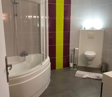 Saint-Etienne-des-Hautes-Terres Apartamento | Logement calme et spacieux avec terrasses