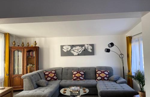 Saint-Etienne-des-Hautes-Terres Apartamento | Logement calme et spacieux avec terrasses