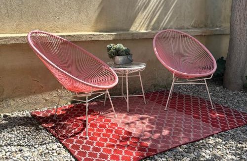 Villeneuve-les-Avignon Apartamento | Logement cosy avec piscine ,parking et jardin