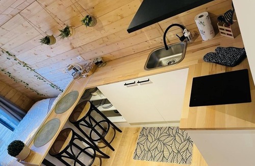 Monts-sur-Guesnes Cabina | Logement Insolite : la Ruche Verte