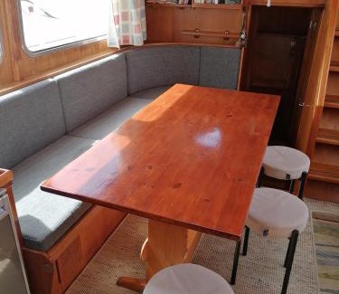Cognac Alquiler De Eote | Logement insolite, Péniche Hollandaise