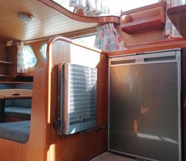 Cognac Alquiler De Eote | Logement insolite, Péniche Hollandaise