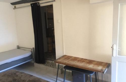 Vedene Apartamento | Logement sur pte cour, rez de chaussée, WIFI, CLIM