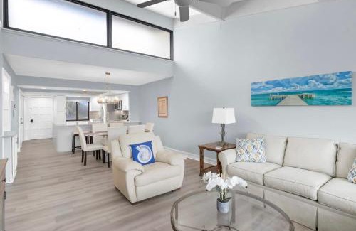 Sanibel Casa | Loggerhead 253- Beachfront Residence w Vaulted Ceilings