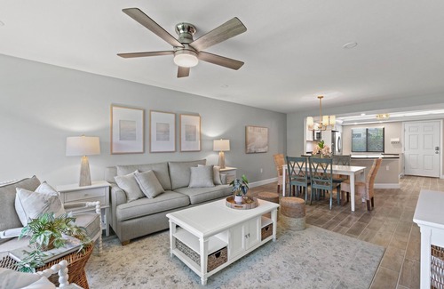 Sanibel Condominio | Loggerhead Cay 411 beautifully designed steps to beach!