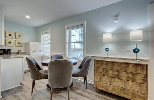 Surf City Hotel | Loggerhead Inn & Suites - Two Queen Suite in hotel in Surf City, North Carolina