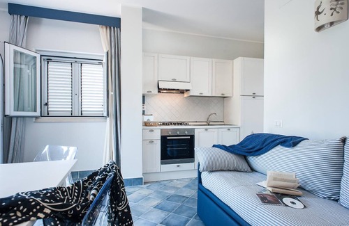 Villammare Apartamento | Loggia Appartment with large sea view terrace and swimming pool
