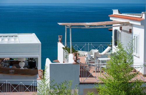 Villammare Apartamento | Loggia Appartment with large sea view terrace and swimming pool