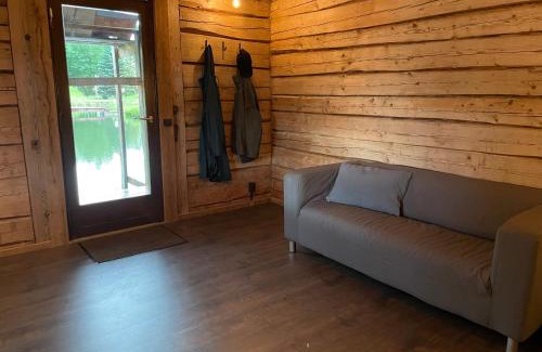 Viljandi County Apartamento | Loghouse by the lake