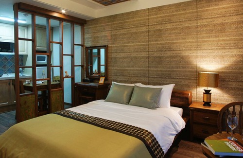 Downtown Hotel | Login Resort