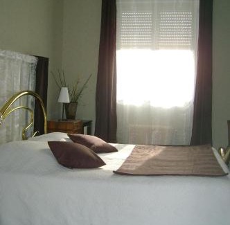 Tavel Hotel | Logis Auberge De Tavel