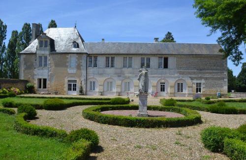 Lavoux Cama Y Desayuno | LOGIS du Château du Bois Doucet