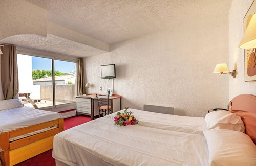 Saint-Gilles Hotel | Logis Héraclée