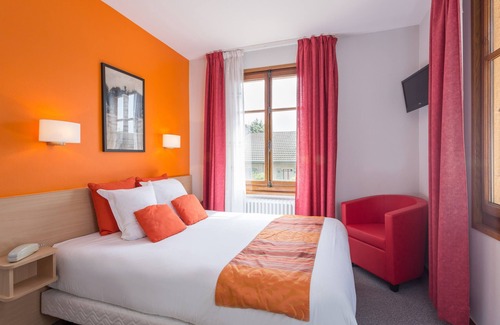 Divonne-les-Bains Hotel | Logis Hôtel La Terrasse Fleurie