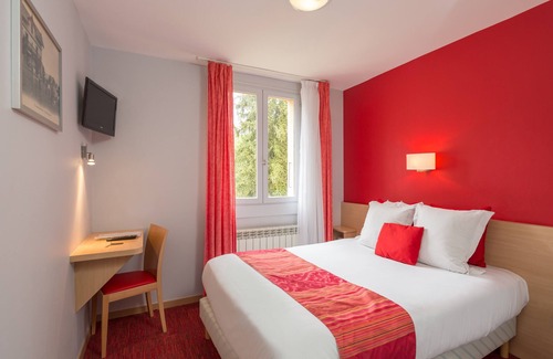 Divonne-les-Bains Hotel | Logis Hôtel La Terrasse Fleurie