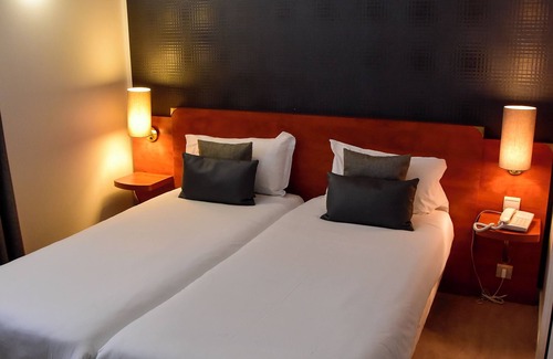 Vernantes Hotel | Hôtel Le Pelican