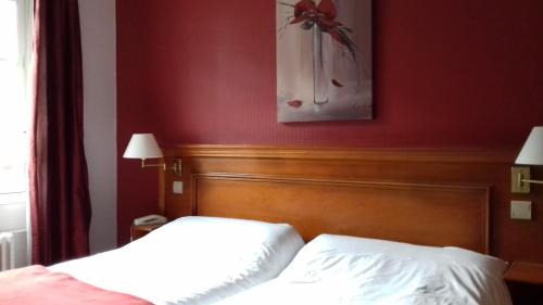Neufchatel-en-Bray Hotel | Logis Hôtel Les Airelles Neufchâtel En Bray