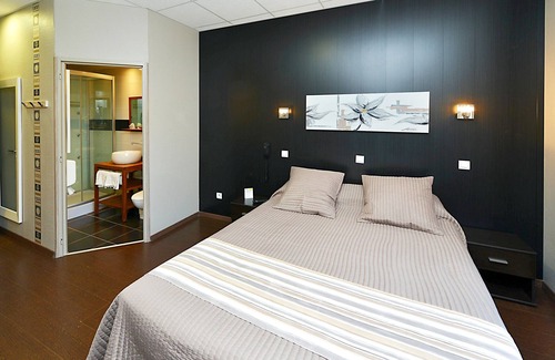 Rodez Hotel | Logis Hôtel Restaurant du Midi