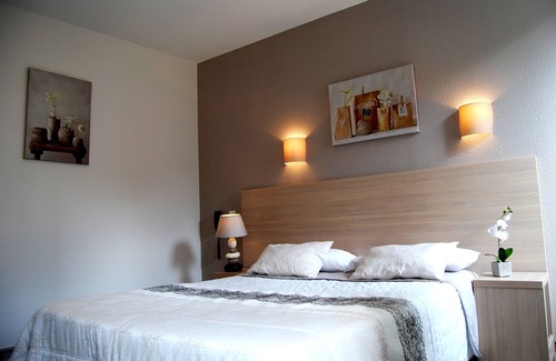 Rodez Hotel | Logis Hôtel Restaurant du Midi