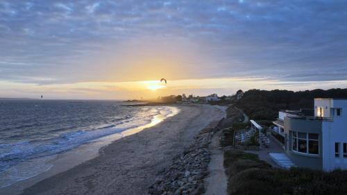 Larmor-Plage Hotel | Logis Hôtel & Restaurant LES MOUETTES - Larmor Plage, Proche de LORIENT