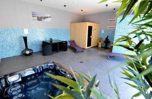 Saint-Pey-de-Castets Hotel | Logis- Hôtel Spa Restaurant l'Epicurial
