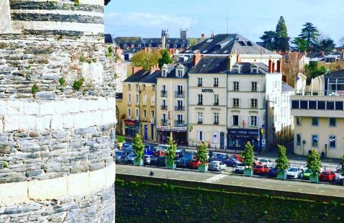 Downtown Angers Hotel | Logis Hôtels- Hôtel Marguerite d'Anjou Angers château