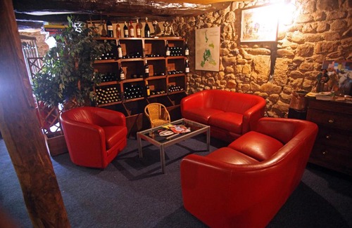 Saint-Jean-du-Gard Hotel | Logis Hotel Restaurant Auberge Du Peras