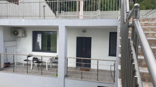 Primorski Villa | Lola seaview guest house. Уютный Домик в Варне