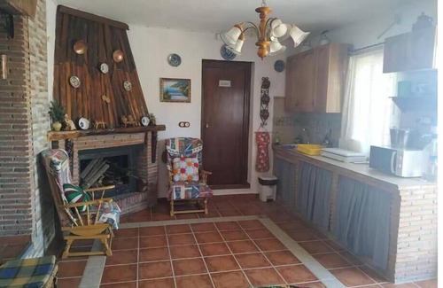 Durcal Casa | Loma Negra Rural House, with fireplace, swimming pool and barbecue