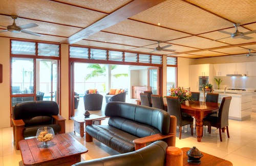 Tagaqe Villa | LomaniWai Luxurious All-inclusive Beachfront Villa