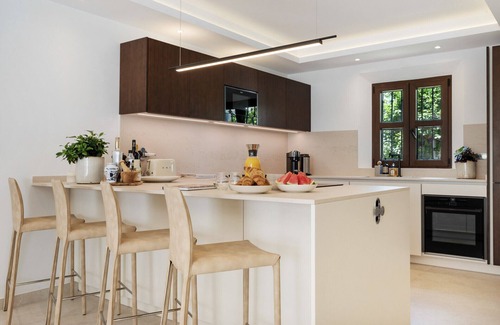 Marbella Chalet De Esquí | Lomas Townhouse – Fine Living