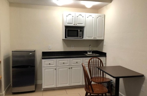 Mid Beach Hotel | Lombardy Inn Hotel